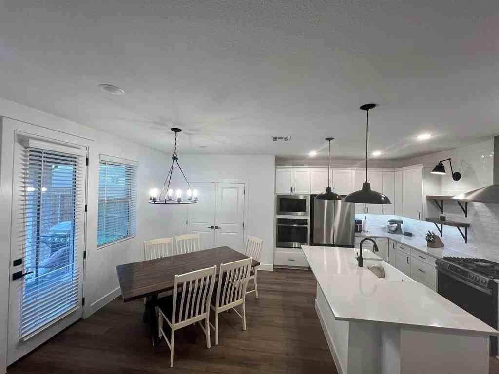 606 Sunflower Trl - Photo 2 of 18