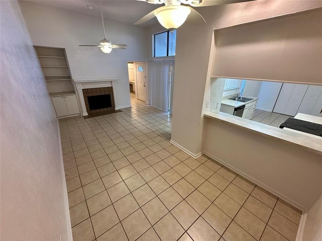 644 Bellaire Dr #D - Photo 3 of 10