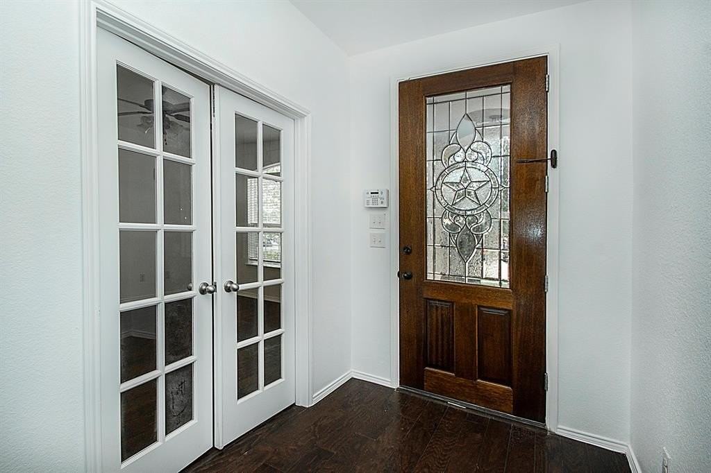 917 Swan Ridge Dr - Photo 3 of 27