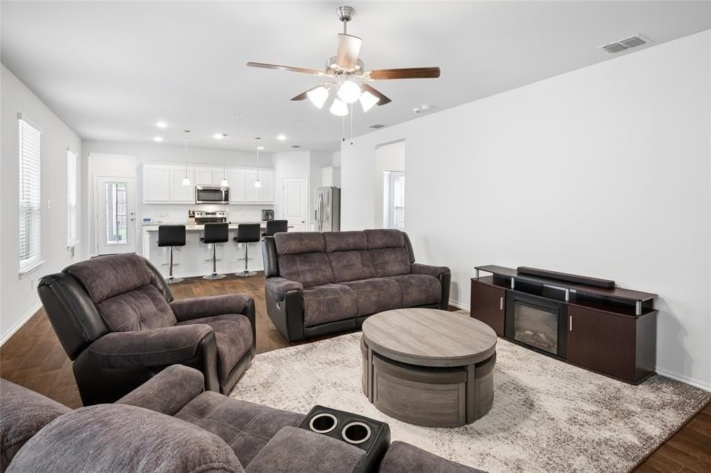 517 Concho St - Photo 5 of 16