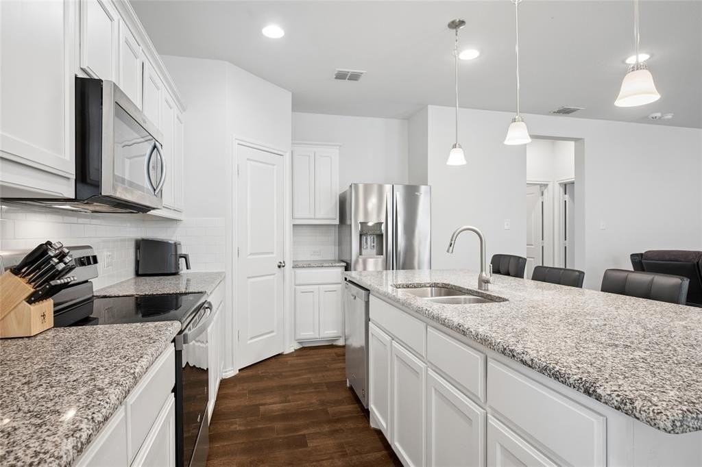 517 Concho St - Photo 7 of 16