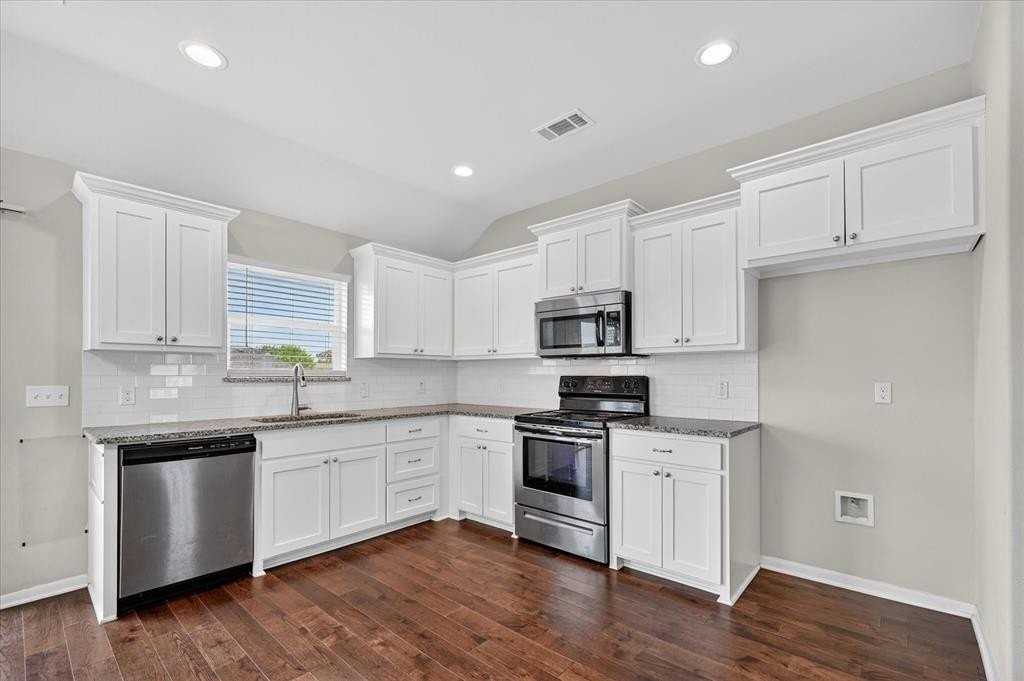 3408 Brookstone Dr - Photo 6 of 21