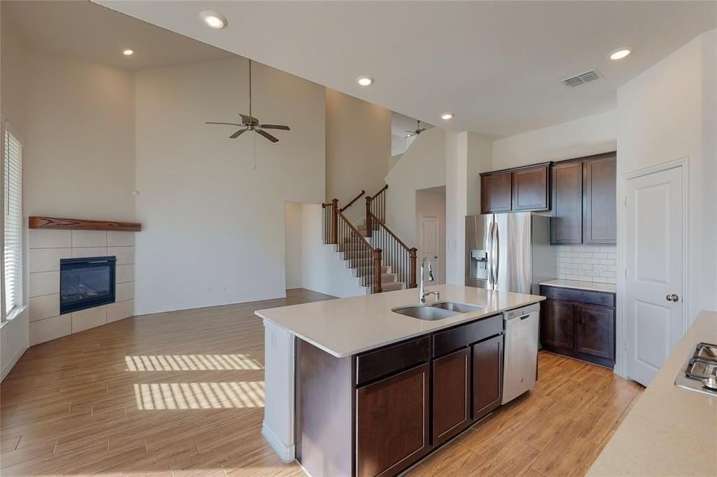 10143 Prairie Dr - Photo 6 of 40