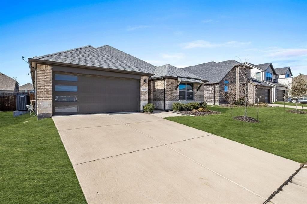 620 Shade Tree Way - Photo 2 of 35