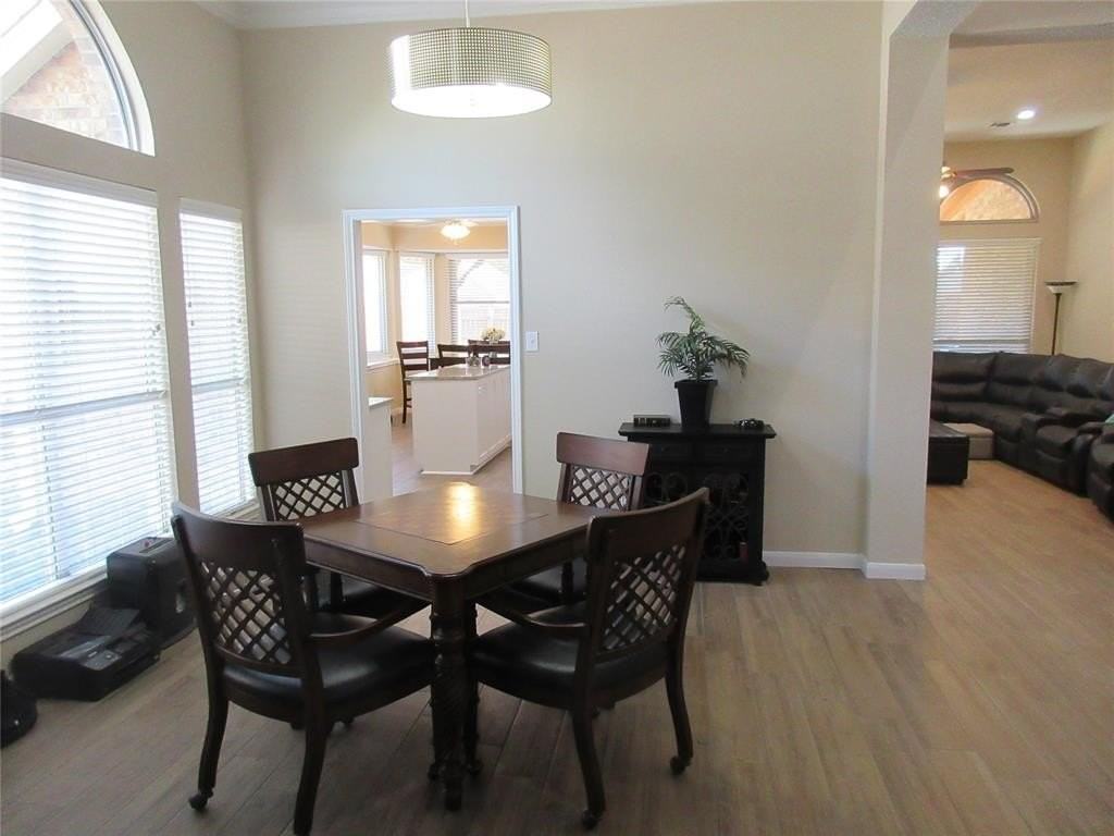 713 Victorian Dr - Photo 2 of 23