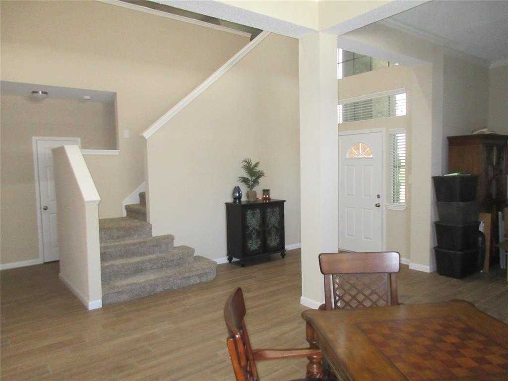 713 Victorian Dr - Photo 4 of 23