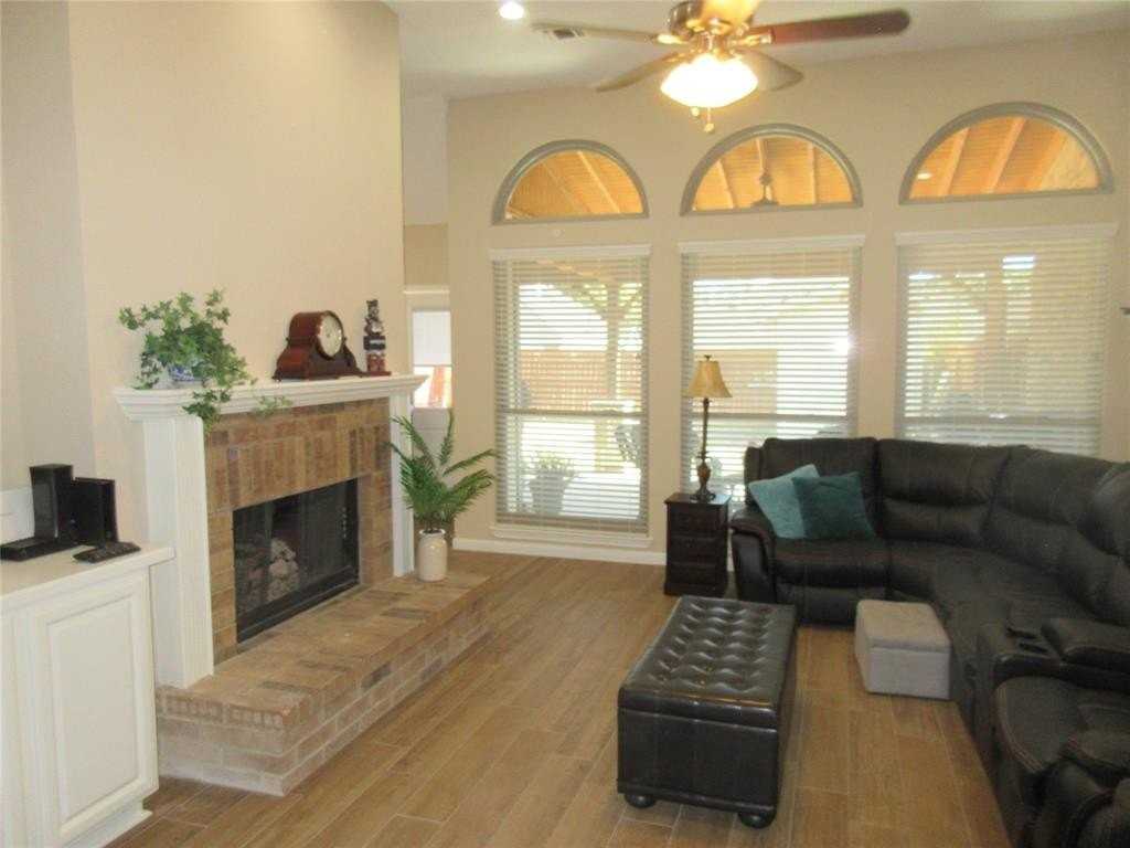 713 Victorian Dr - Photo 5 of 23