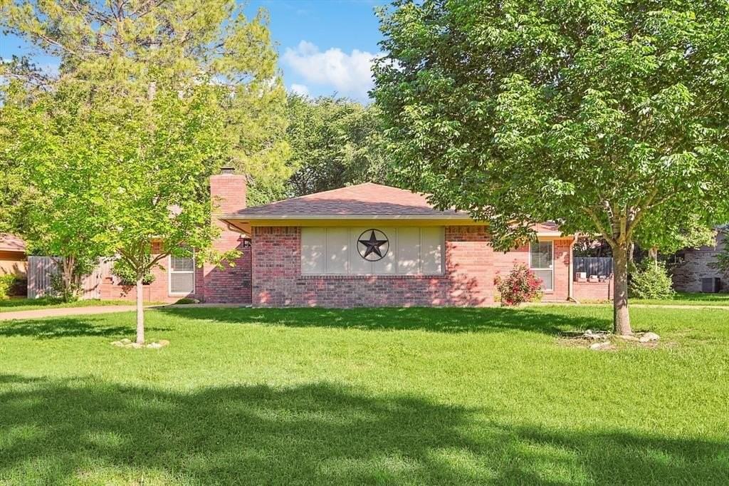 2525 Freedom Ln - Photo 2 of 18