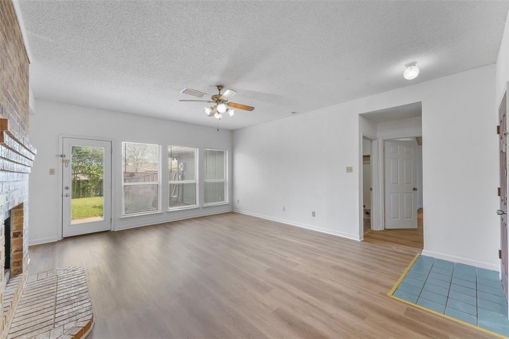 2600 Waterloo Ln - Photo 3 of 16