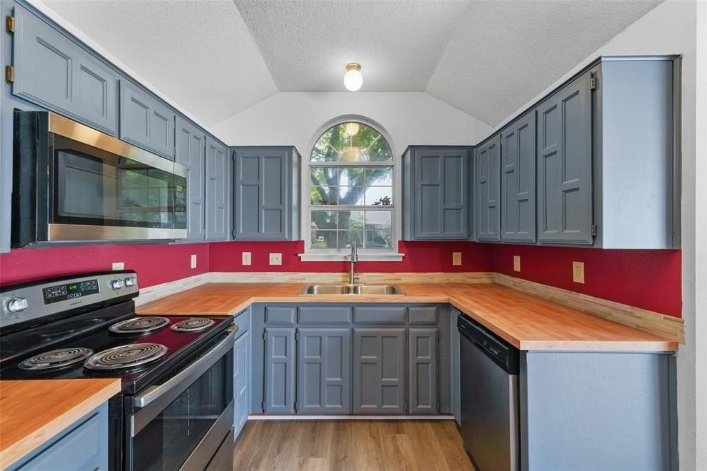 2600 Waterloo Ln - Photo 6 of 16