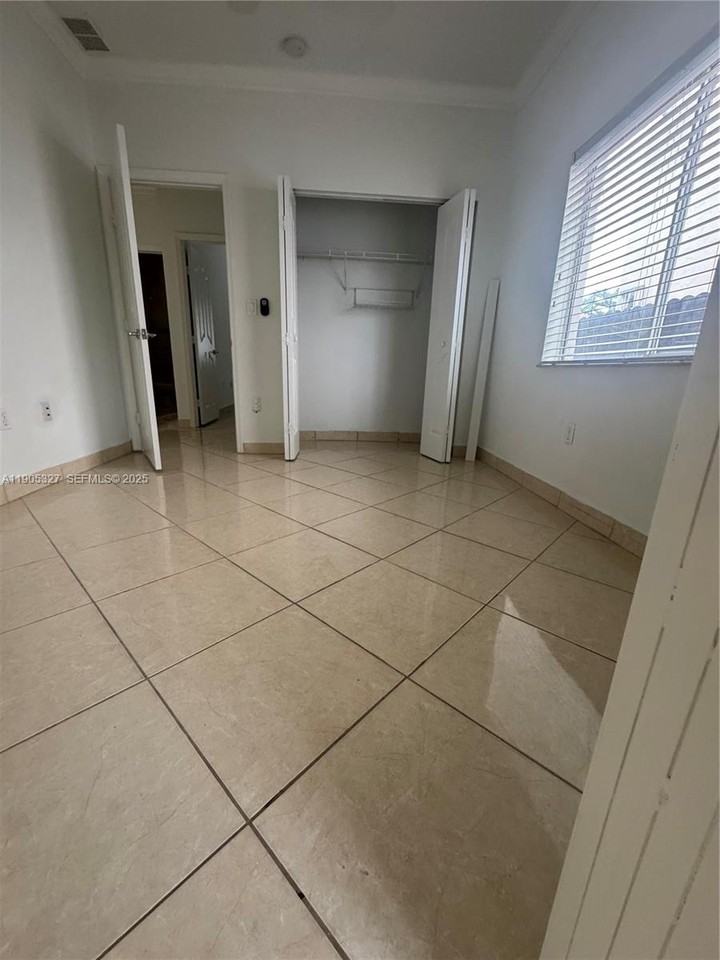 1150 Southwest 154th Avenue - Photo 6 of 24