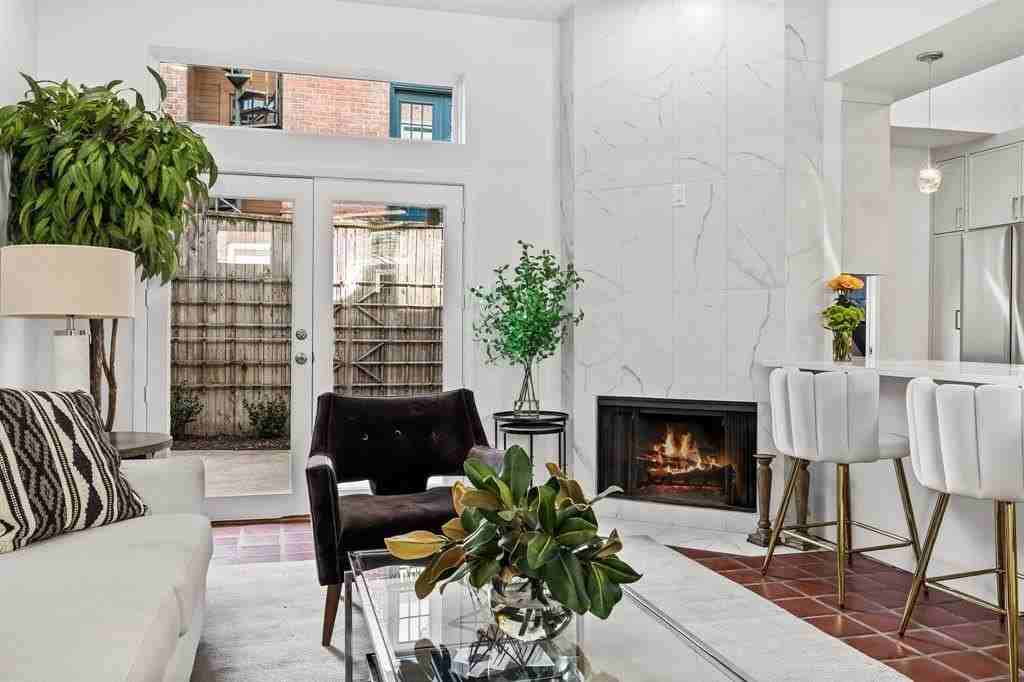 4006 Holland Ave #D - Photo 6 of 29