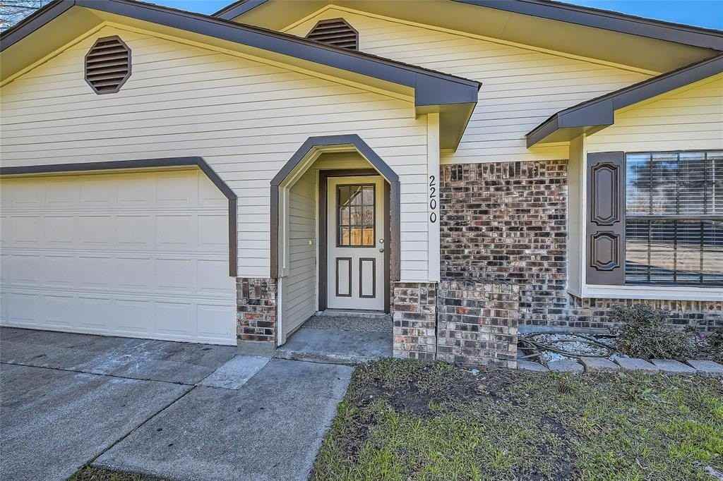 2200 Sequoia Ln - Photo 4 of 38