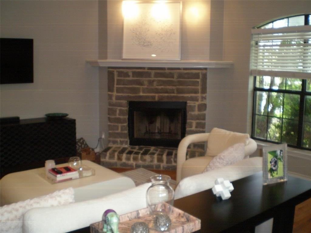 6023 Oram St - Photo 3 of 13