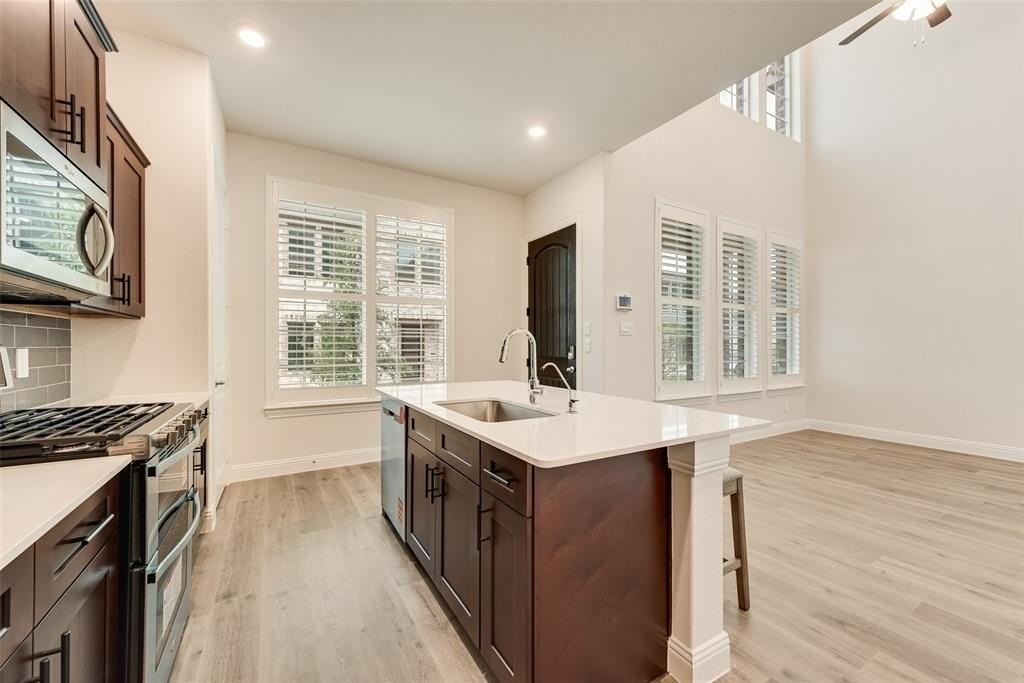 4526 Mona Lisa Ln - Photo 4 of 22