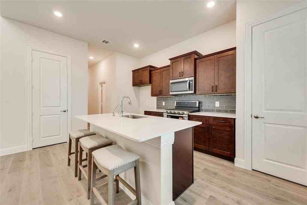 4526 Mona Lisa Ln - Photo 5 of 22