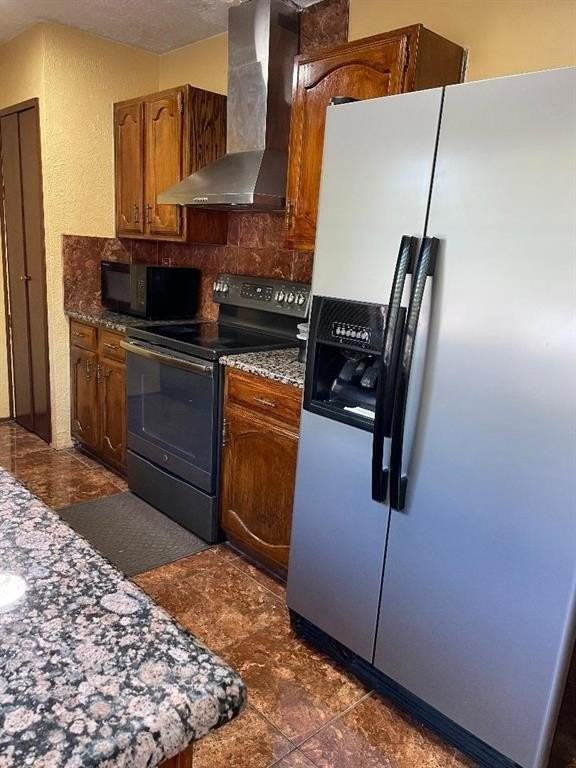 490 Clear Creek Ln - Photo 4 of 13