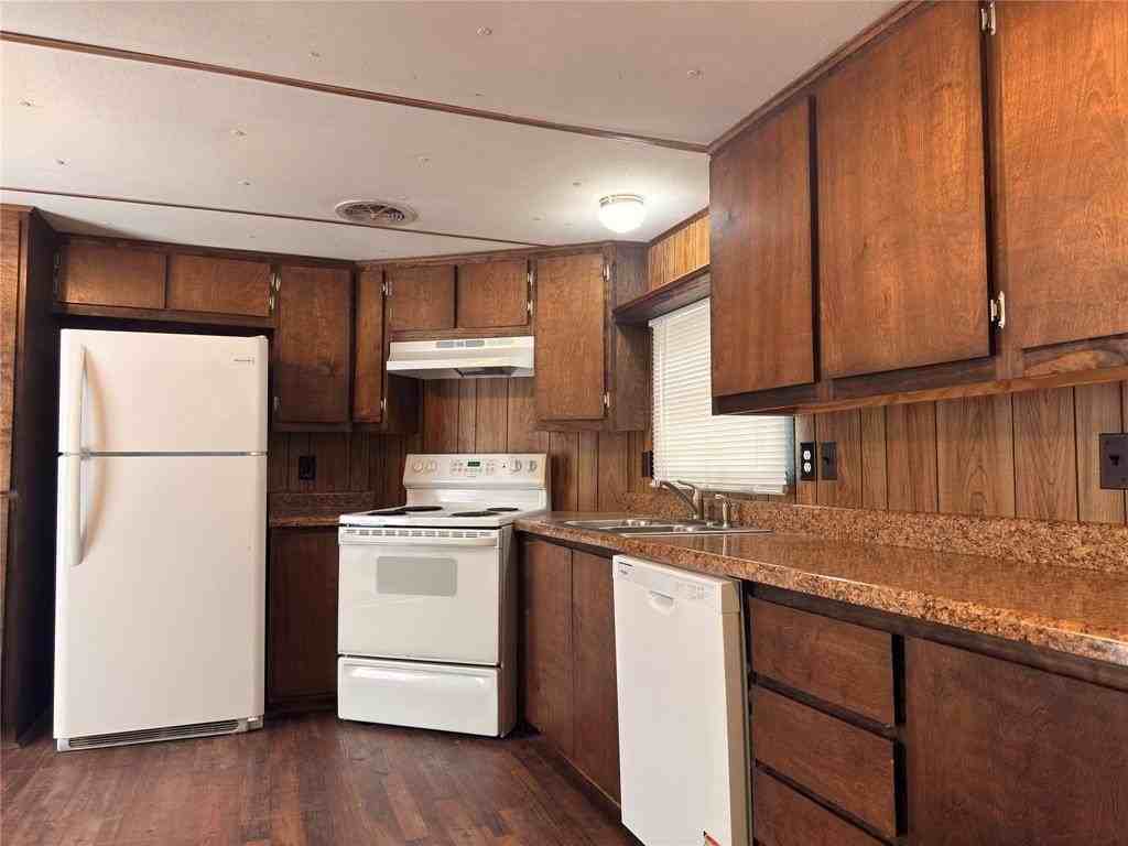 1300 Red Hawk Bay Dr - Photo 5 of 10