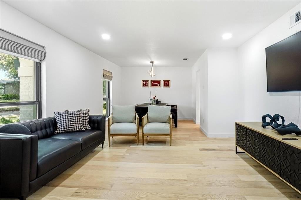 1820 Castille Dr - Photo 2 of 16