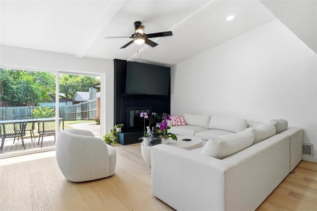 1820 Castille Dr - Photo 5 of 16