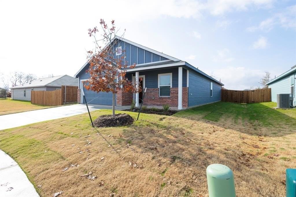 7713 Gus Wilson Dr - Photo 3 of 28