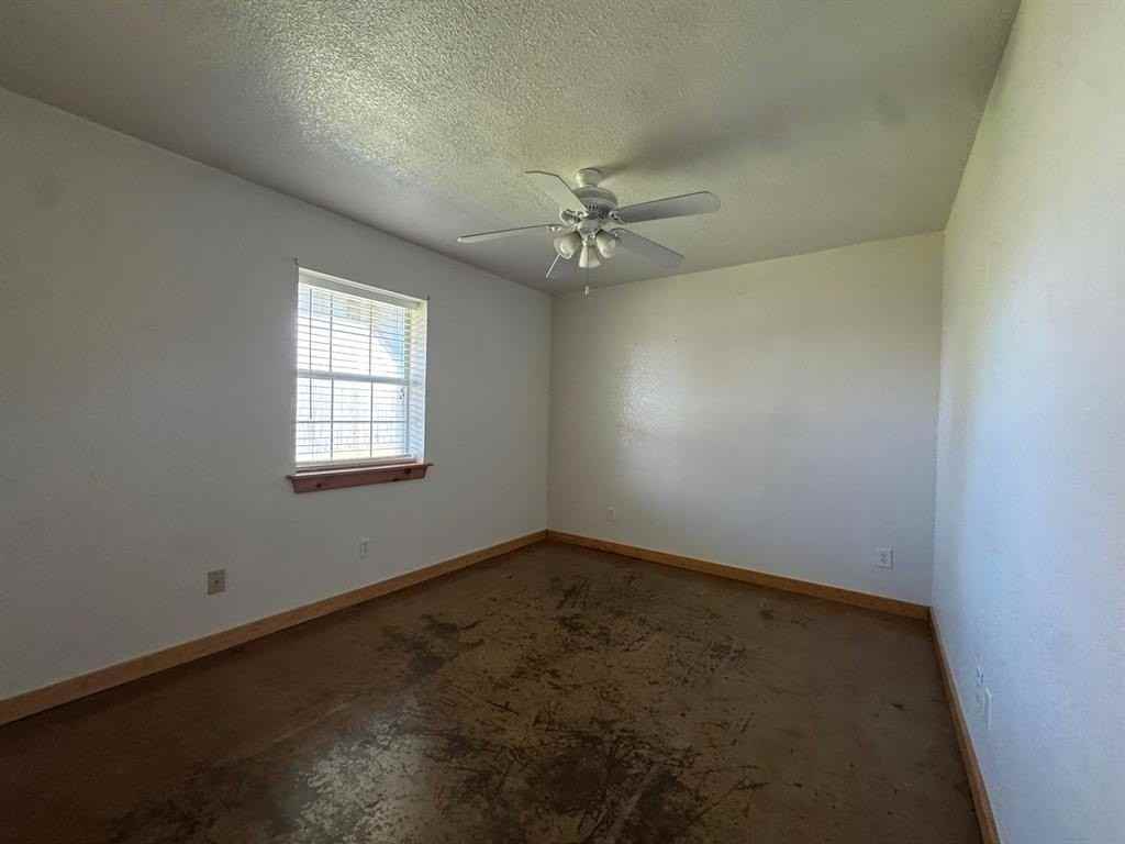 202 E 3rd St - Photo 5 of 8