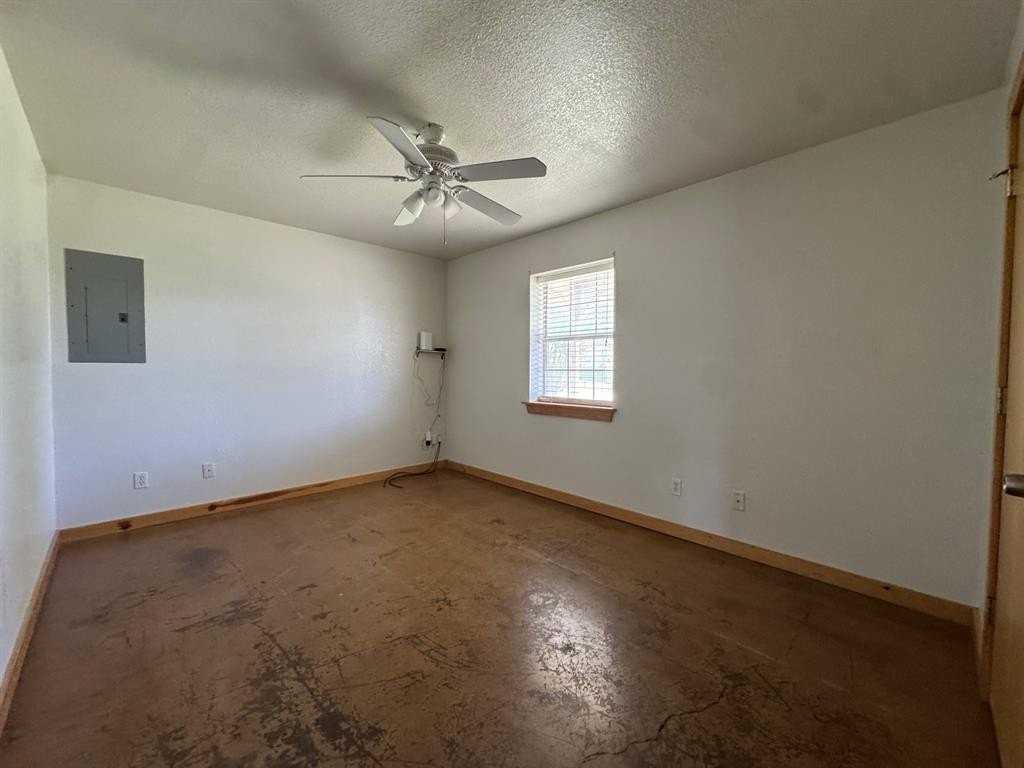 202 E 3rd St - Photo 7 of 8