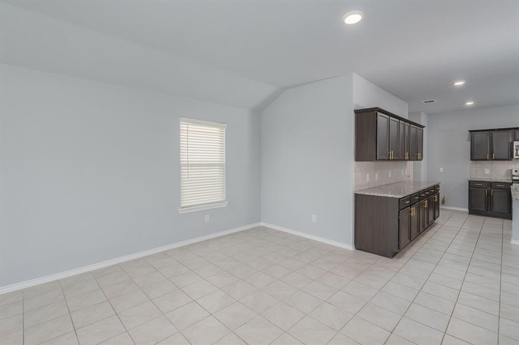811 Emerald Dr - Photo 7 of 23