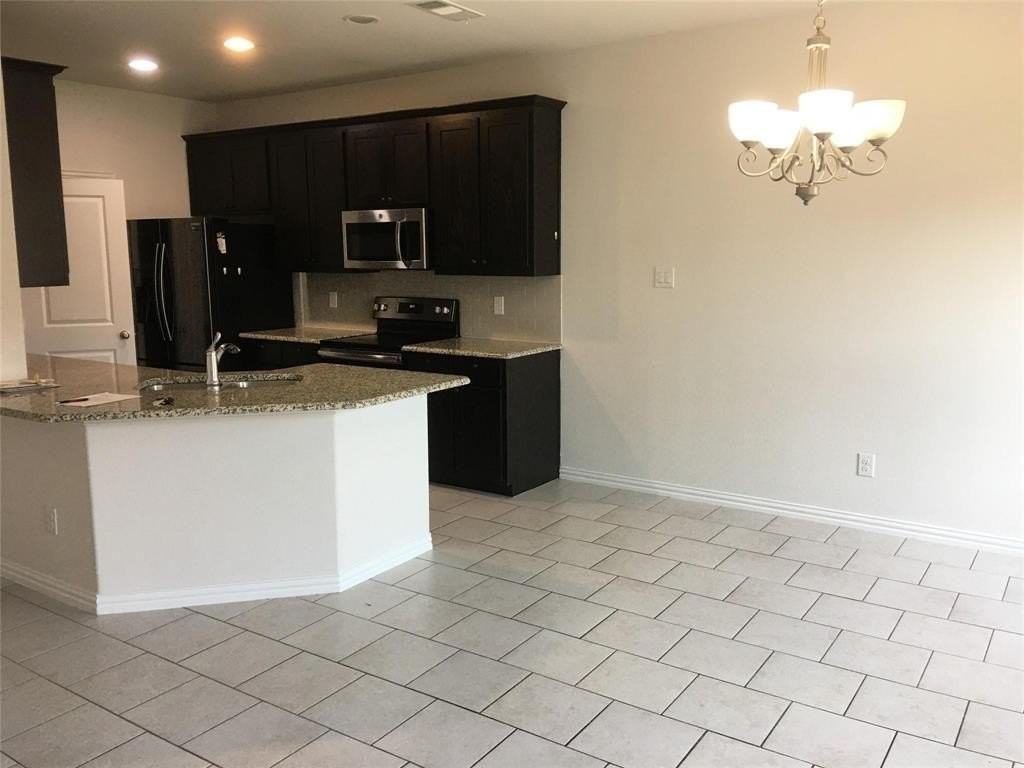 316 Lead Creek Dr - Photo 3 of 14