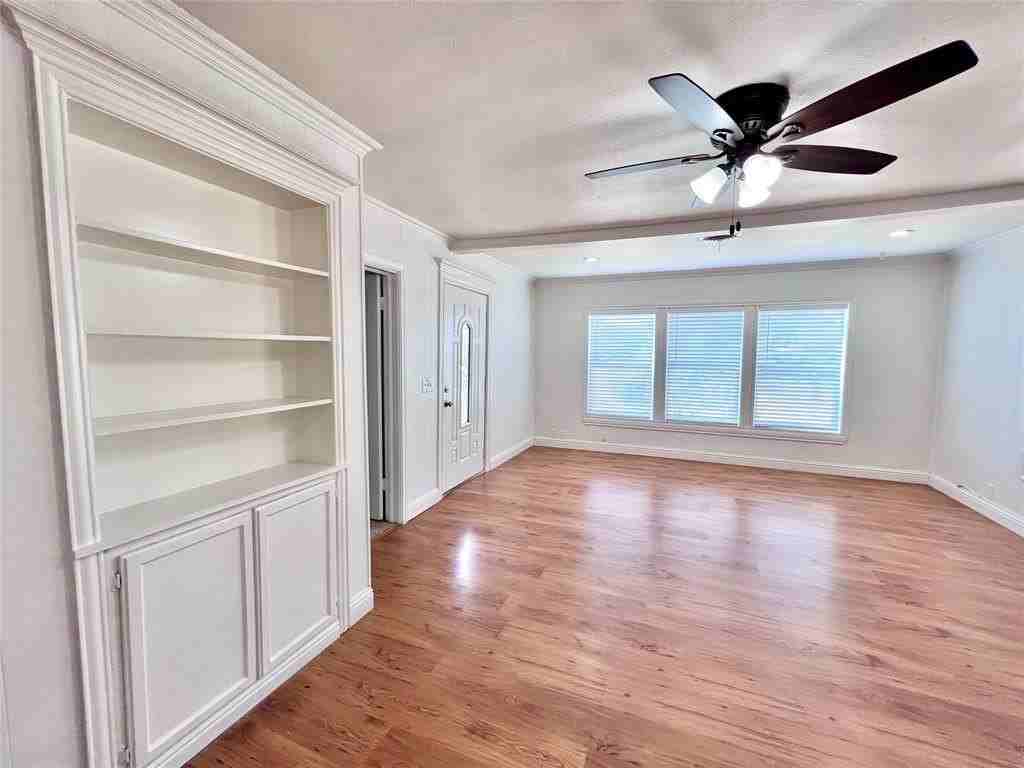 6630 Hawk Rd - Photo 4 of 20