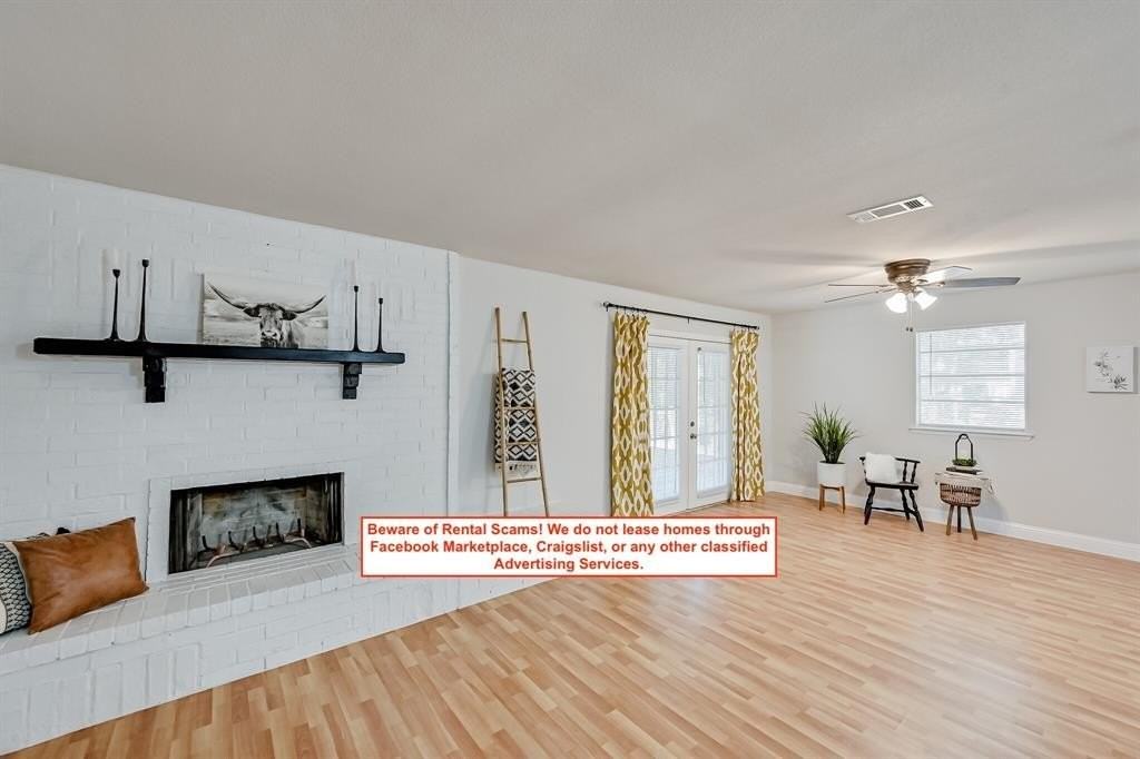 320 Gardenia Ct - Photo 3 of 24