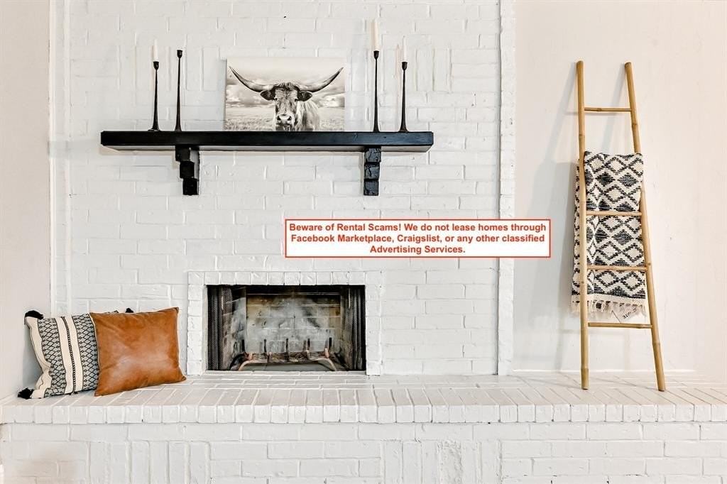 320 Gardenia Ct - Photo 4 of 24