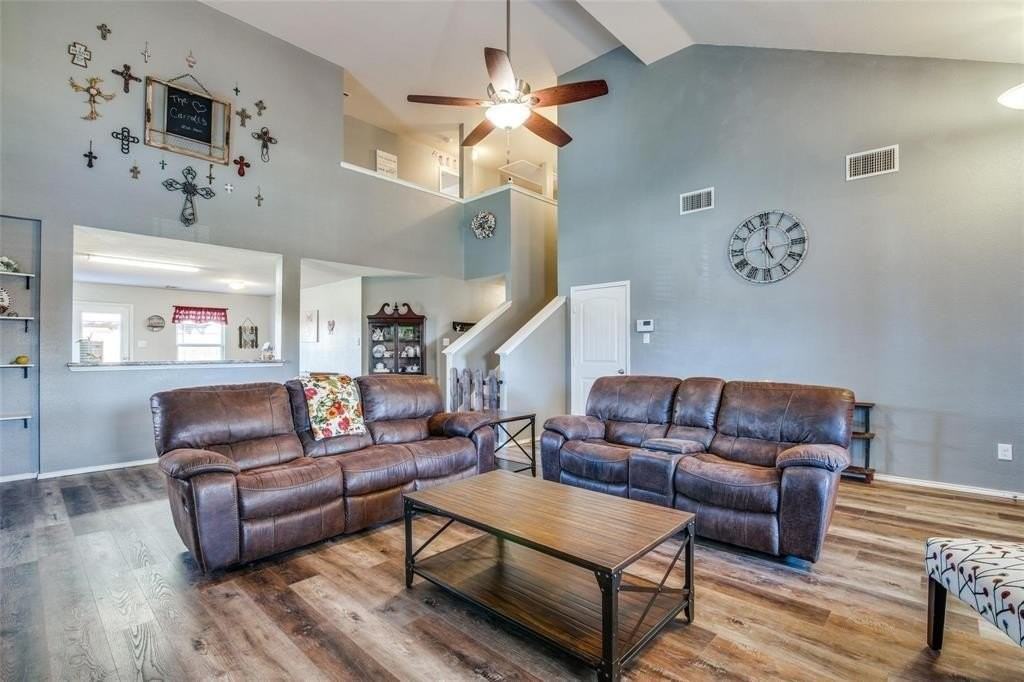 414 Plum Dr - Photo 3 of 22