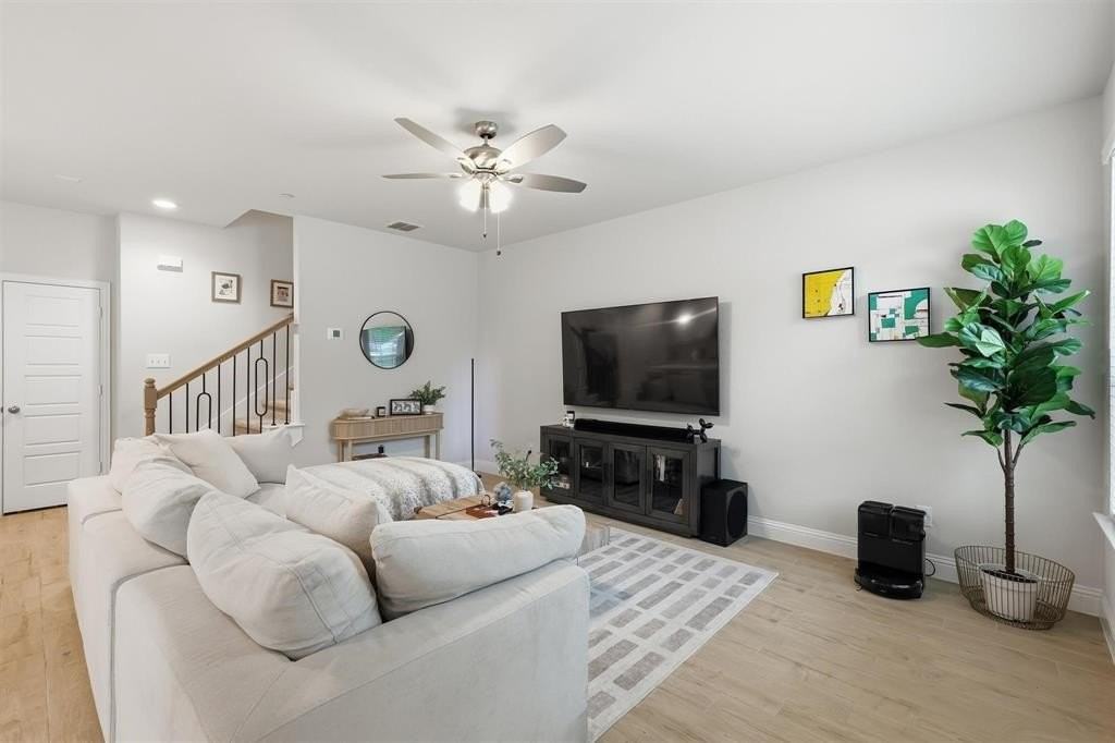 6132 Bursey Rd - Photo 6 of 26