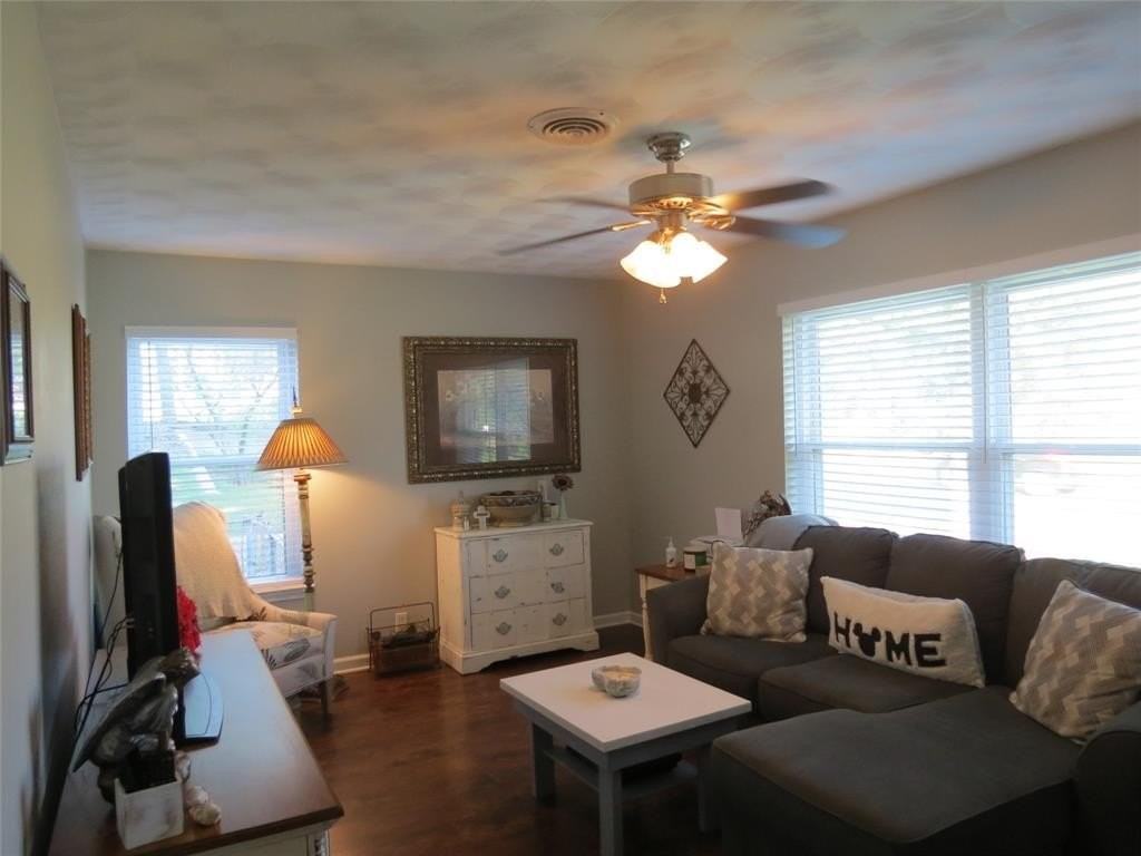 10903 Lake Gardens Dr - Photo 4 of 9