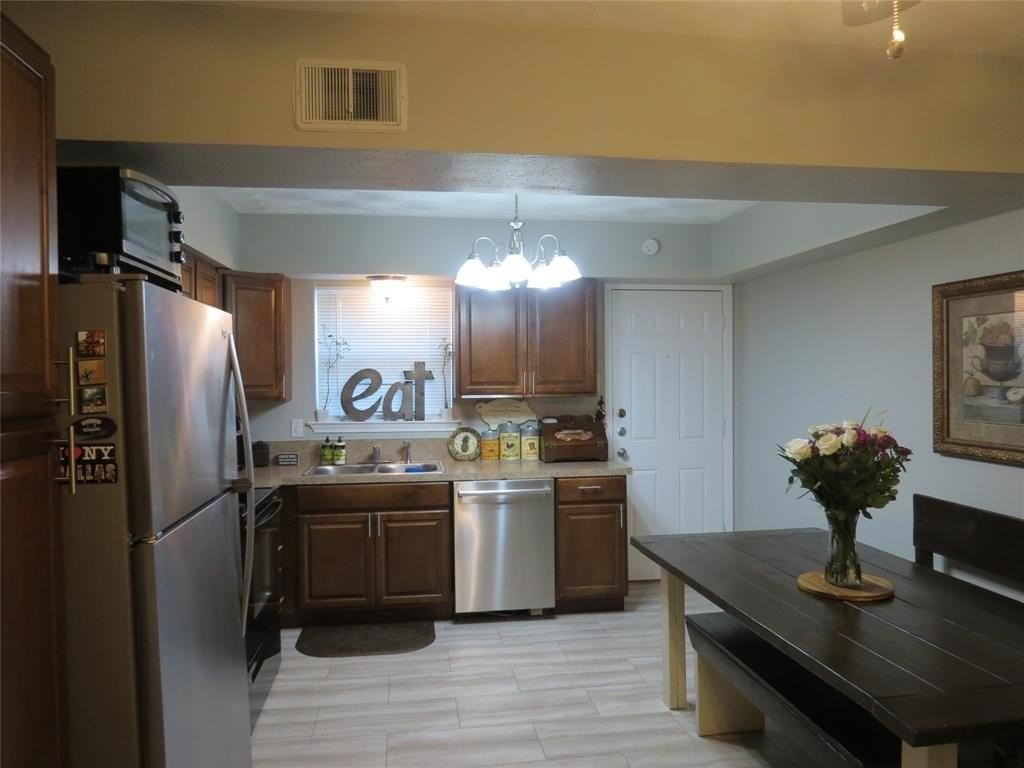 10903 Lake Gardens Dr - Photo 6 of 9