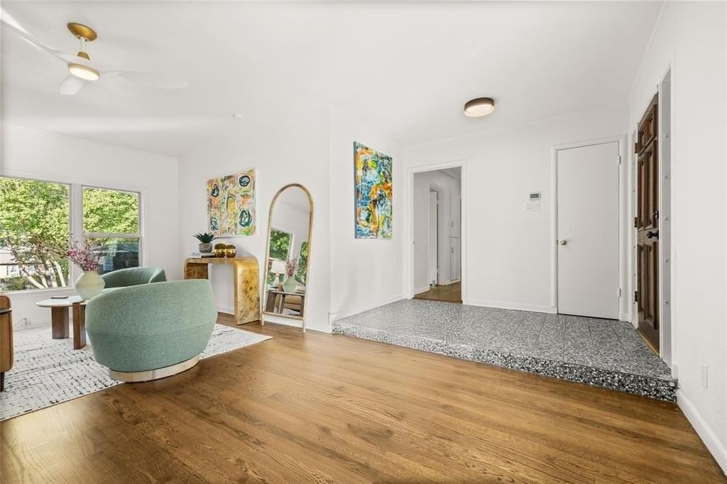 7323 Daingerfield Dr - Photo 3 of 17