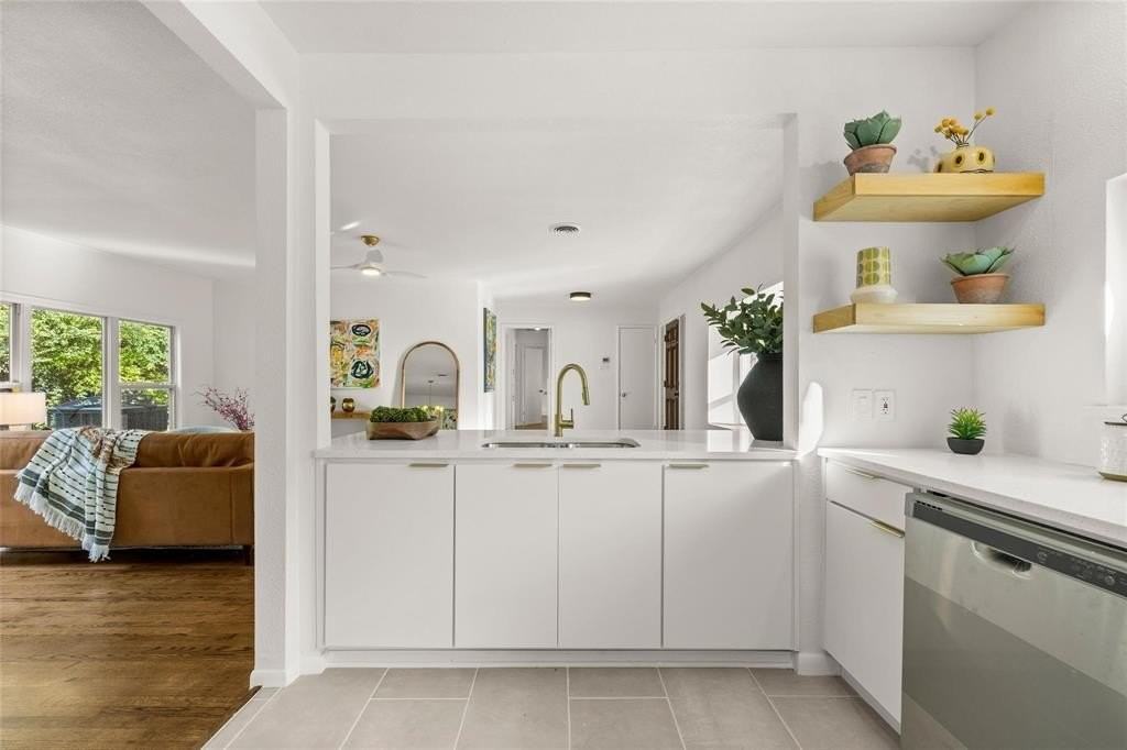 7323 Daingerfield Dr - Photo 7 of 17