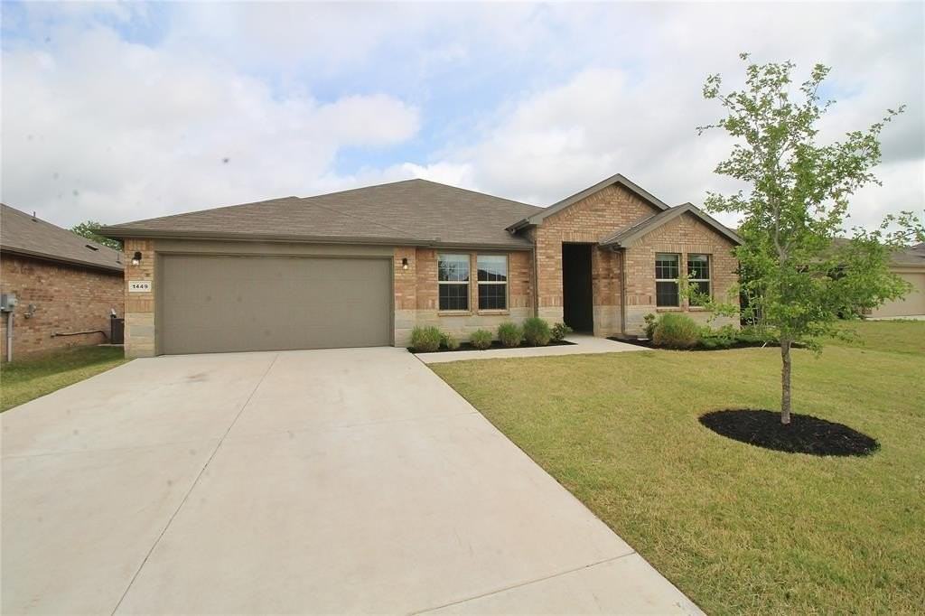 1449 Bennett Dr - Photo 2 of 9