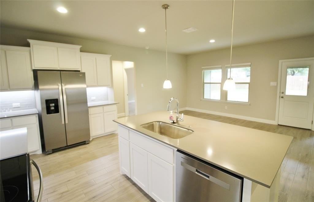 1449 Bennett Dr - Photo 7 of 9