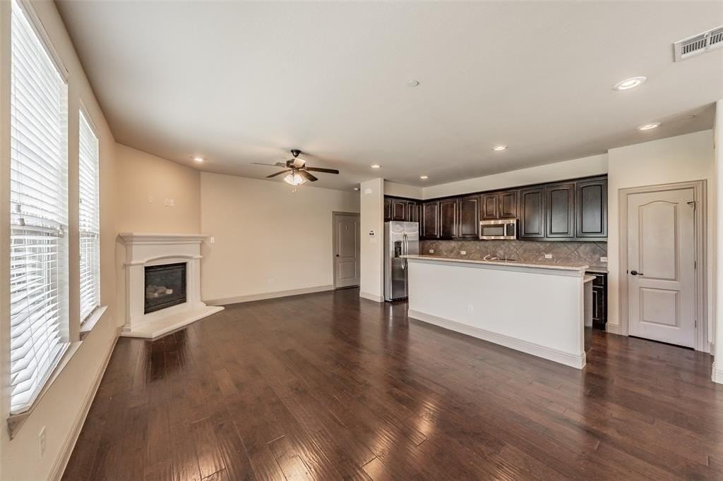 4205 Riverview Dr - Photo 4 of 36