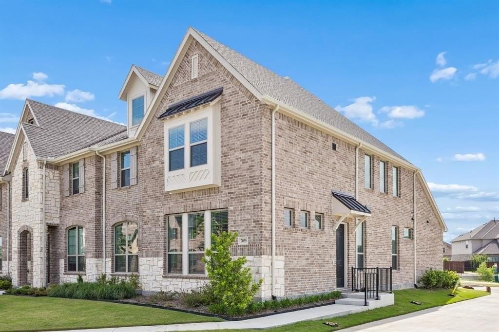 7035 Granbury Ln - Photo 2 of 28