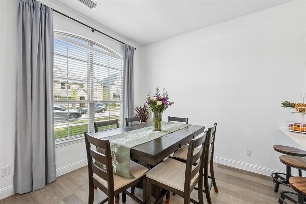 7035 Granbury Ln - Photo 7 of 28