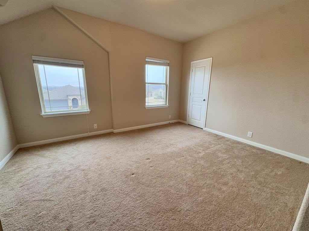 801 Oriel Cir - Photo 3 of 18