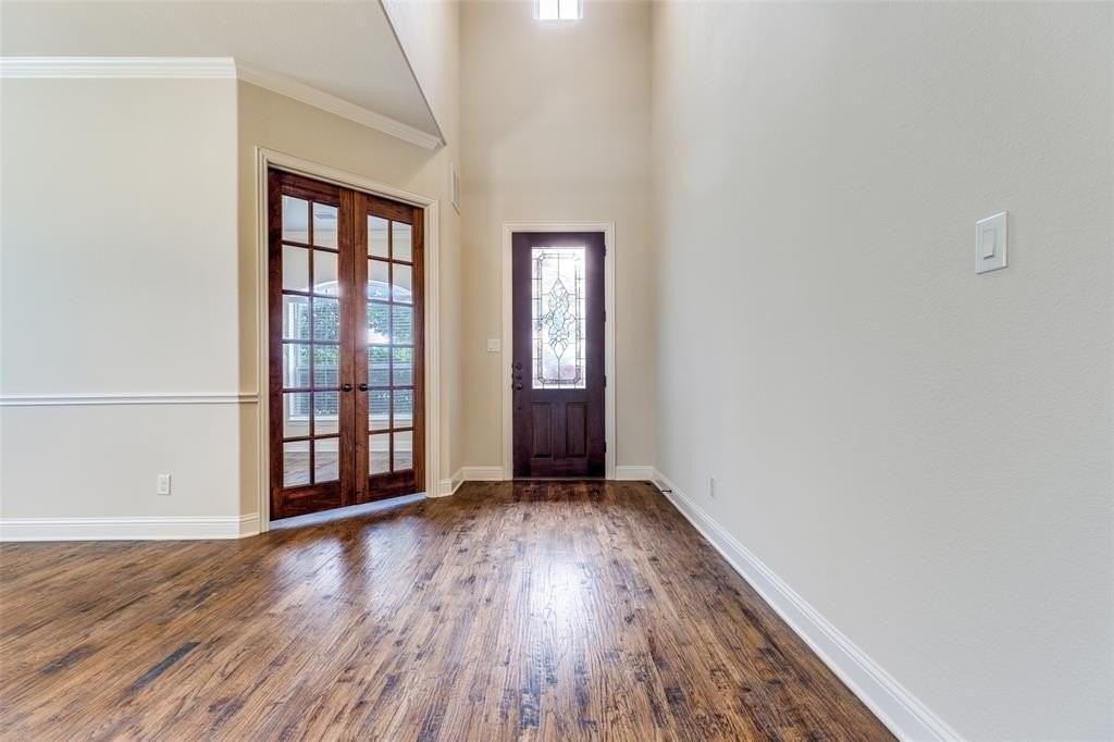 420 Devonshire Dr - Photo 3 of 25