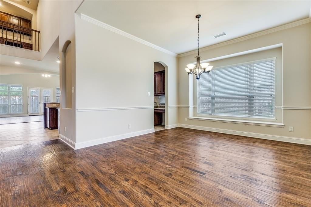 420 Devonshire Dr - Photo 6 of 25