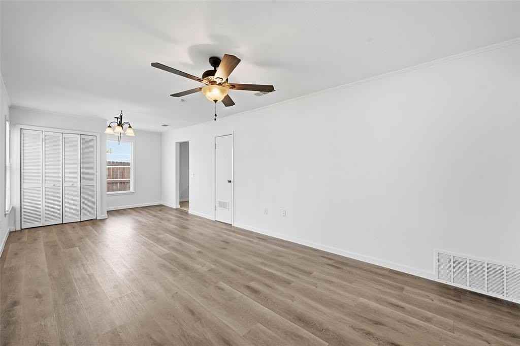 418 Russell St - Photo 6 of 40