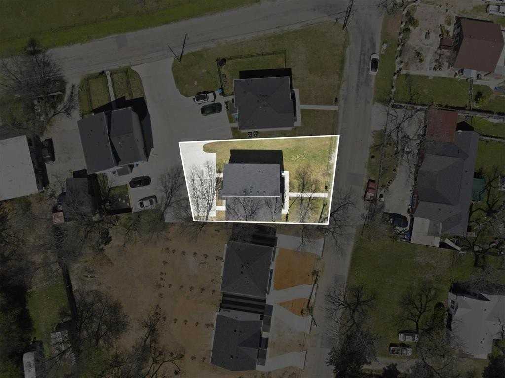 933 River Rd - Photo 3 of 20