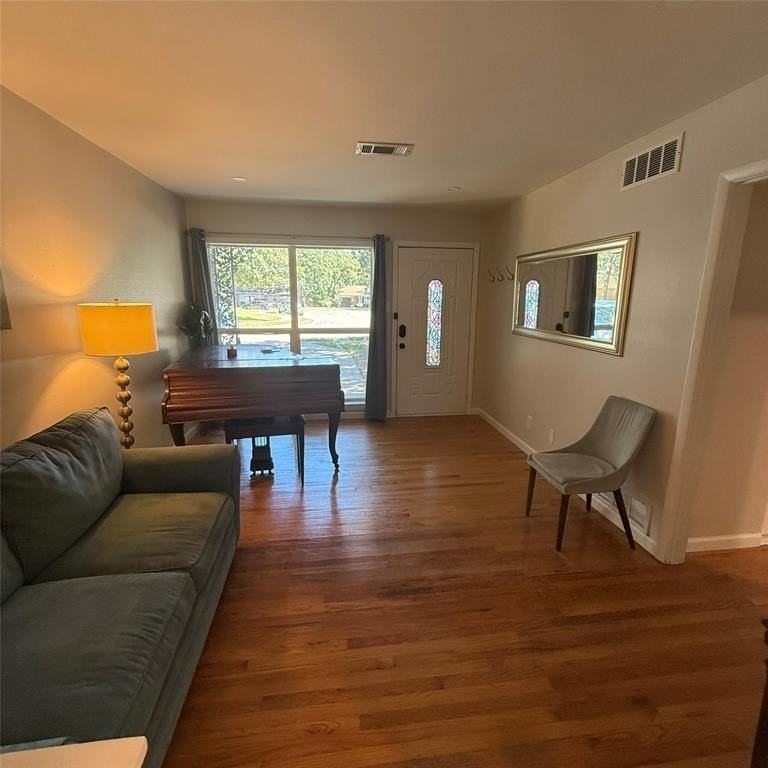 1808 Donna St - Photo 5 of 25