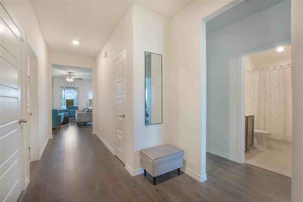 219 Spirehaven Dr - Photo 4 of 29